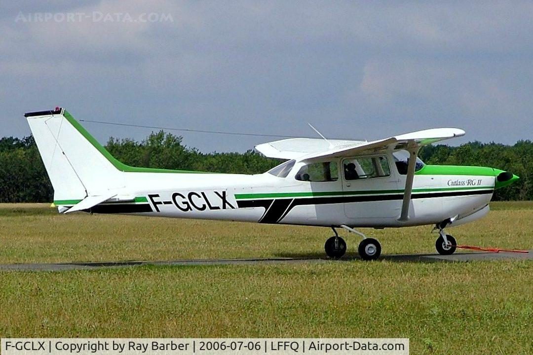 F-GCLX, Cessna 172RG Cutlass RG C/N 172RG-0553, Cessna 172RG Cutlass RG [172RG-0553] La Ferte Alais~F 06/07/2006. Seen here at its home base.