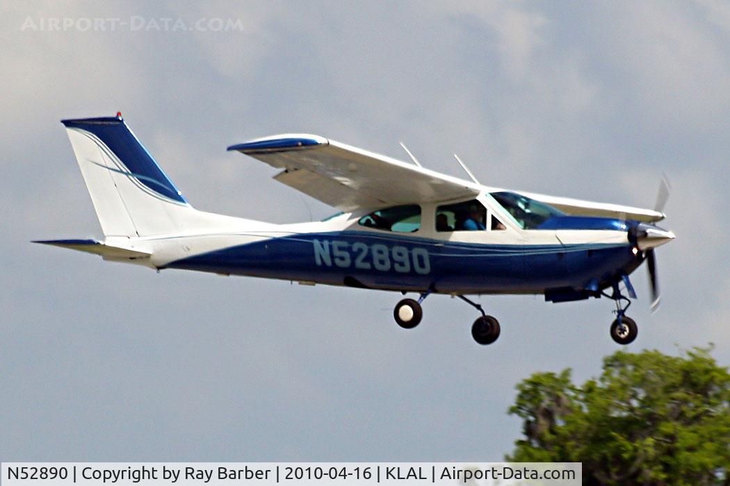 N52890, 1977 Cessna 177RG Cardinal C/N 177RG1301, About to land.