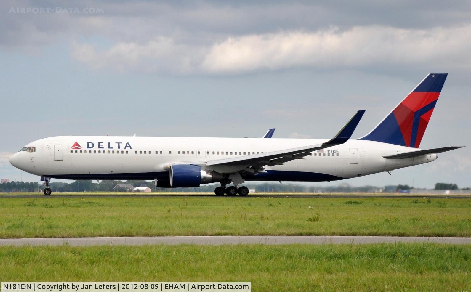 N181DN, 1992 Boeing 767-332 C/N 25986, DELTA