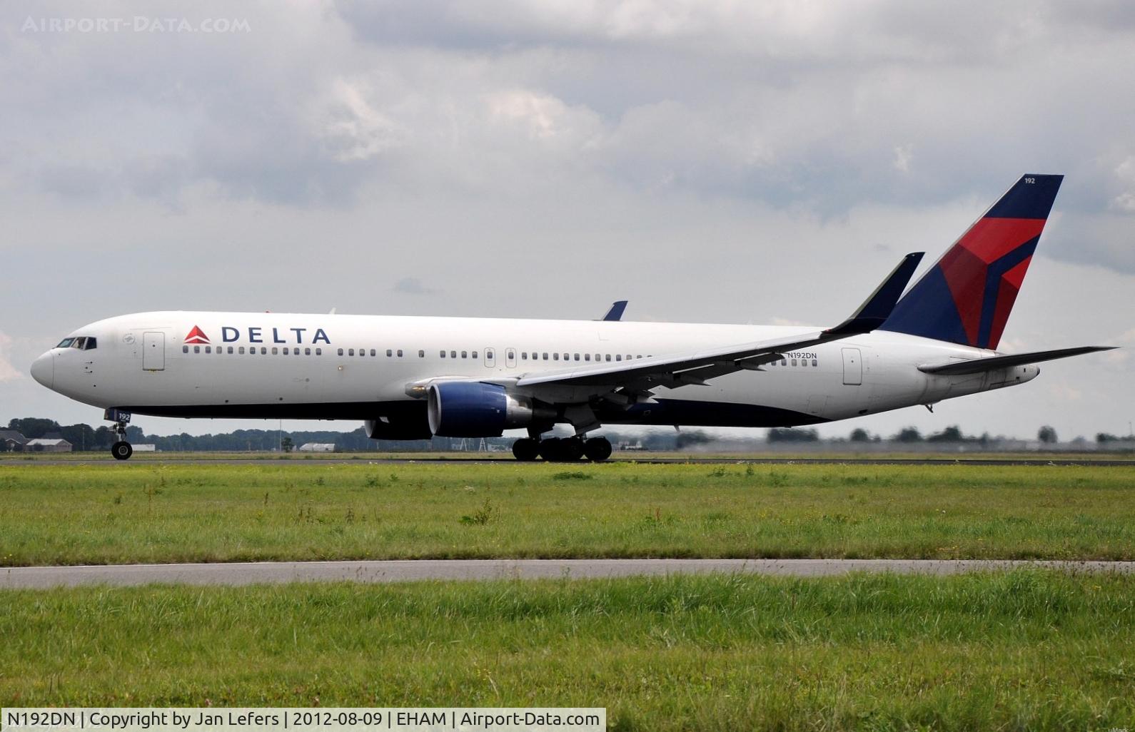 N192DN, 1997 Boeing 767-332 C/N 28449, DELTA