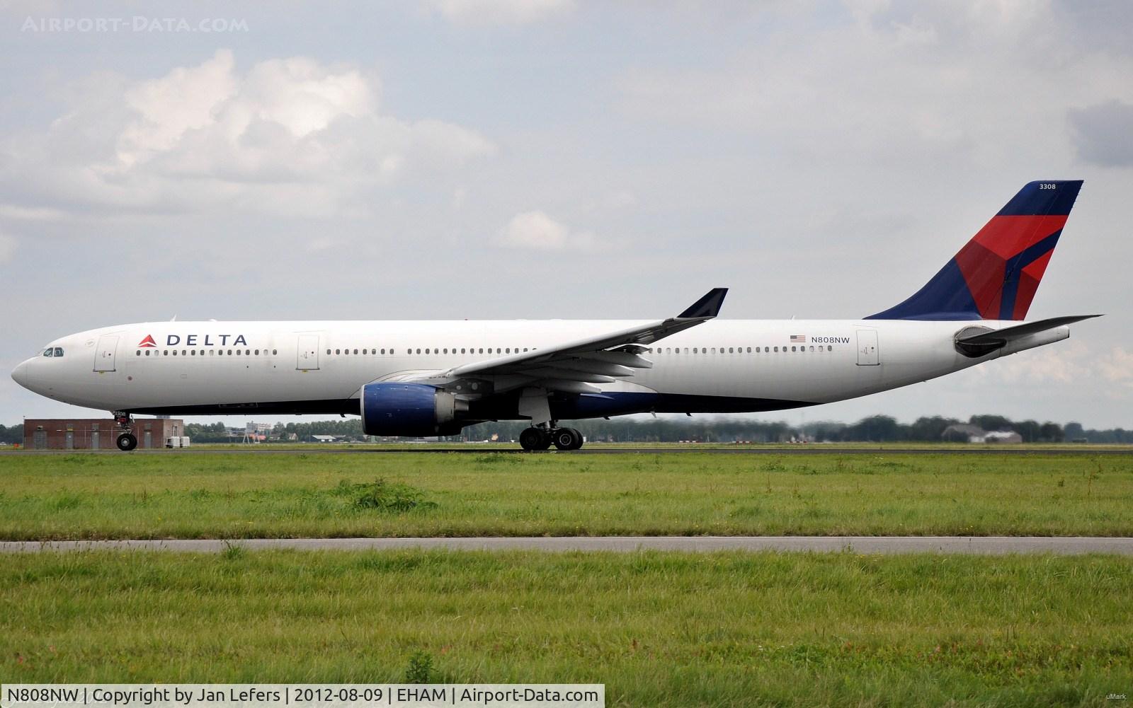 N808NW, 2004 Airbus A330-323 C/N 0591, DELTA
