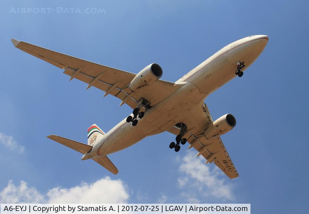 A6-EYJ, 2006 Airbus A330-243 C/N 737, Landing on rwy 03L