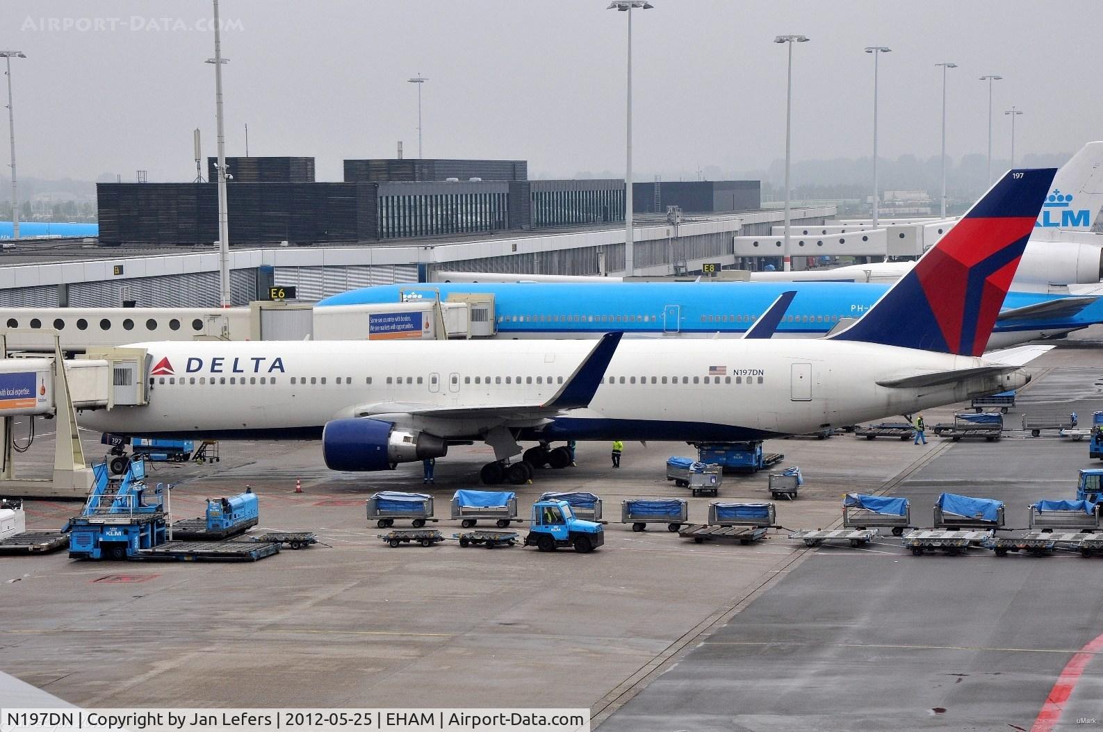 N197DN, 1997 Boeing 767-332 C/N 28454, DELTA
