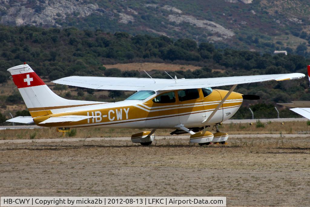 HB-CWY, 1975 Cessna 182P Skylane C/N 182-63877, Parked