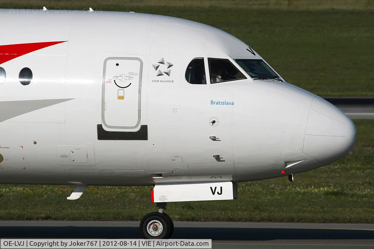 OE-LVJ, 1991 Fokker 100 (F-28-0100) C/N 11359, Austrian arrows