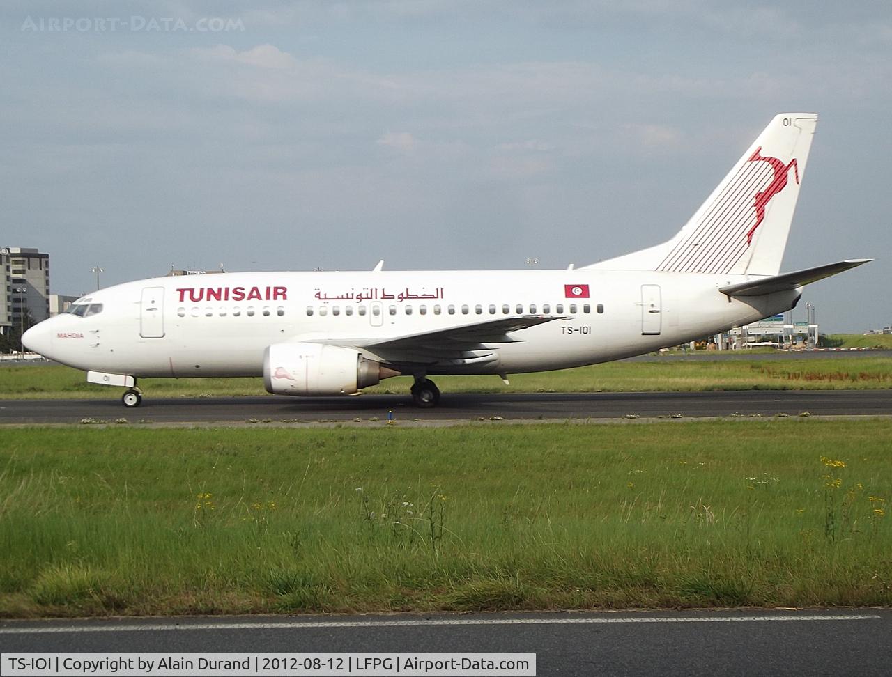 TS-IOI, 1994 Boeing 737-5H3 C/N 27257, C/N 2583, undertaking a charter flight from Monastir when posing for the camera.