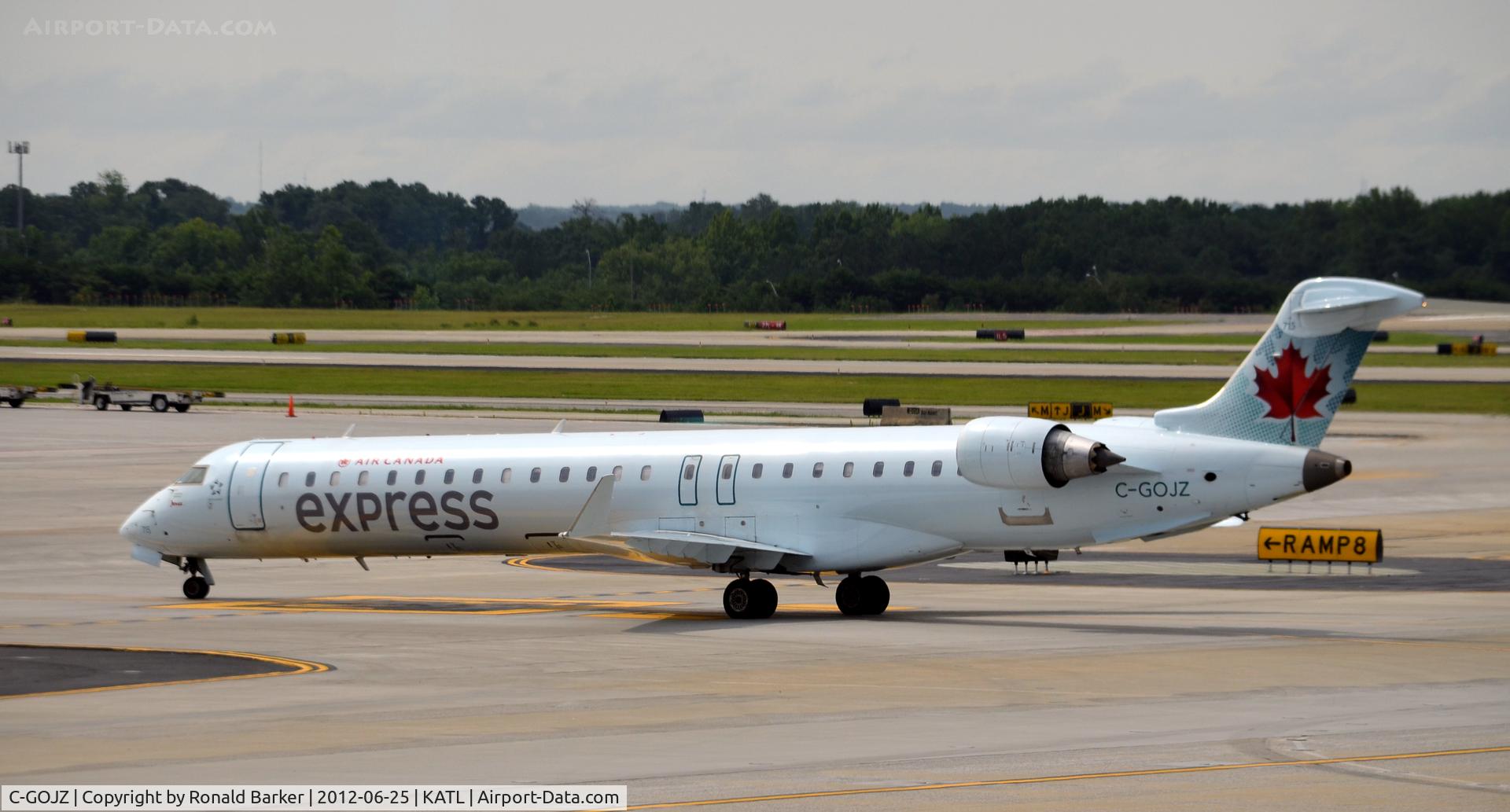 C-GOJZ, 2005 Canadair CRJ-705ER (CL-600-2D15) Regional Jet C/N 15053, Taxi ATL