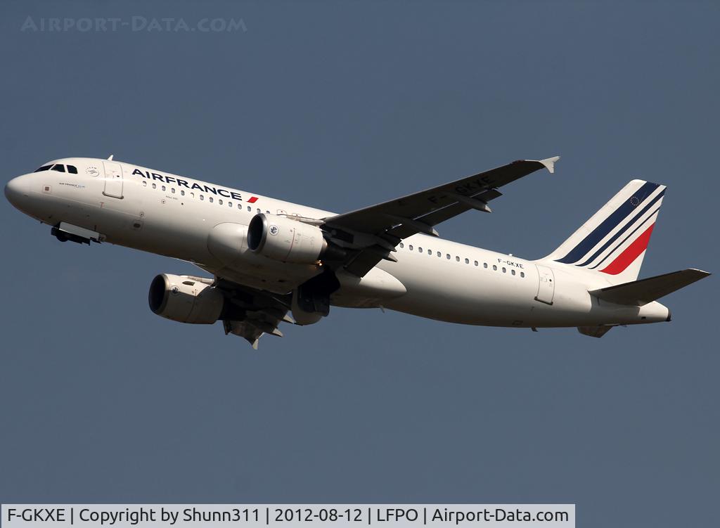 F-GKXE, 2002 Airbus A320-214 C/N 1879, Taking off from rwy 24