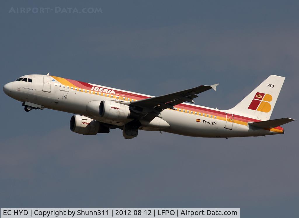 EC-HYD, 2000 Airbus A320-214 C/N 1288, Taking off from rwy 24