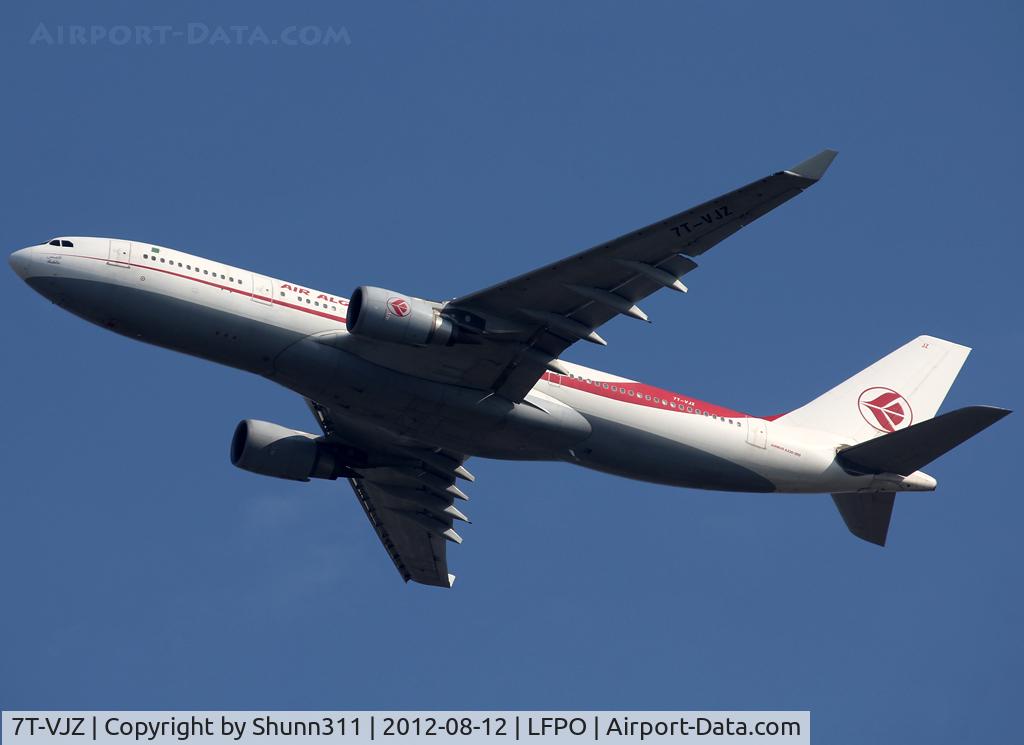7T-VJZ, 2005 Airbus A330-202 C/N 667, Taking off from rwy 24