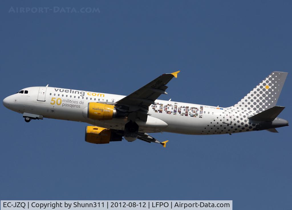 EC-JZQ, 1999 Airbus A320-214 C/N 992, Taking off from rwy 24... Additional '50 millones pasajeros / !Gracias!' titles