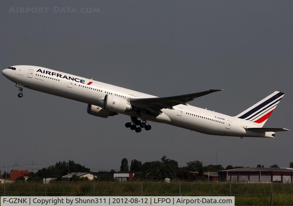 F-GZNK, 2011 Boeing 777-328/ER C/N 39971, Taking off from rwy 24