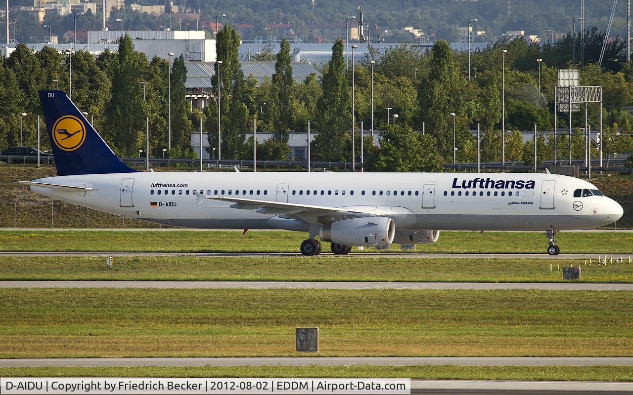D-AIDU, 2012 Airbus A321-231 C/N 5186, taxying to the active