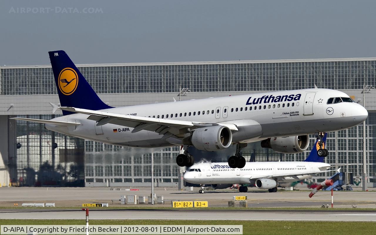 D-AIPA, 1989 Airbus A320-211 C/N 0069, moments prior touchdown