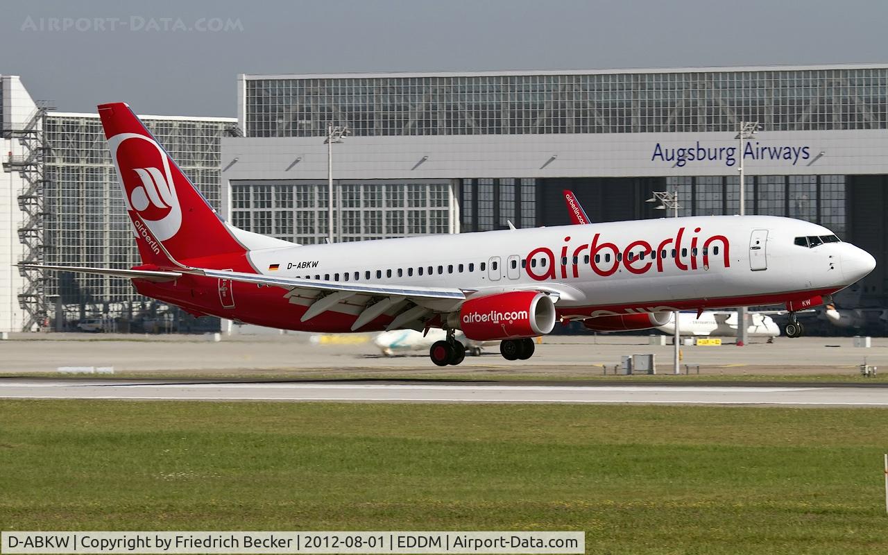 D-ABKW, 2011 Boeing 737-86J C/N 36884, moments prior touchdown