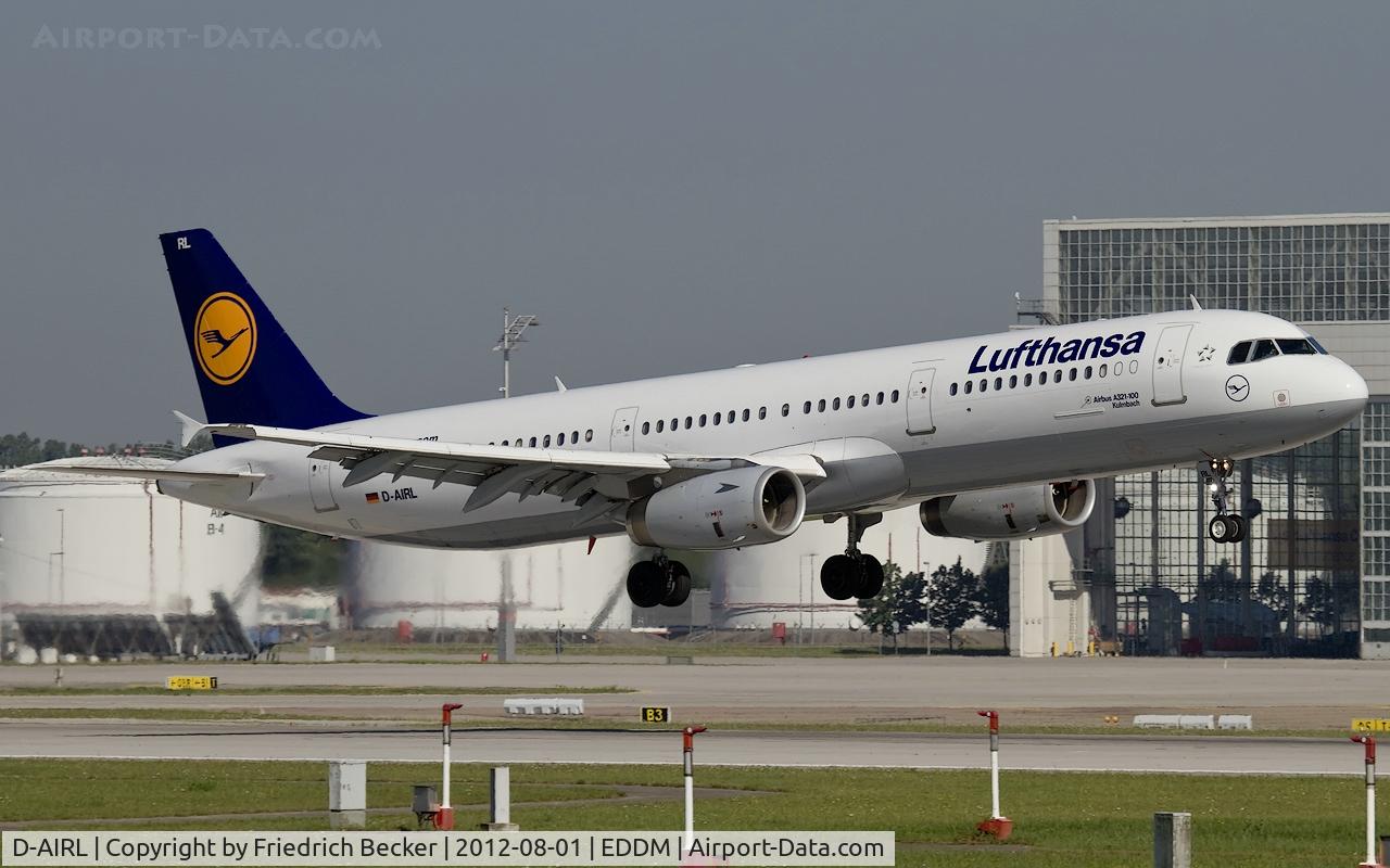D-AIRL, 1994 Airbus A321-131 C/N 505, moments prior touchdown