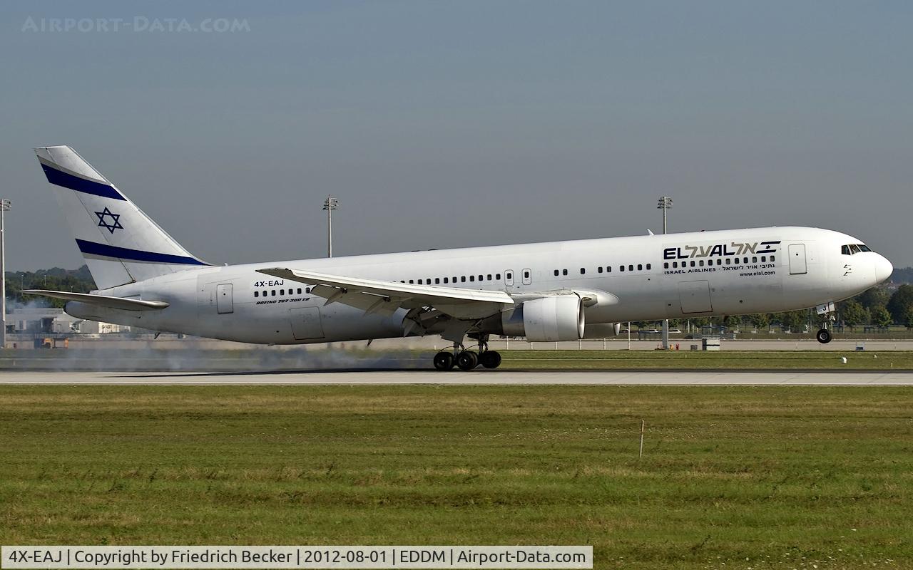 4X-EAJ, 1991 Boeing 767-330/ER C/N 25208/381, touchdown