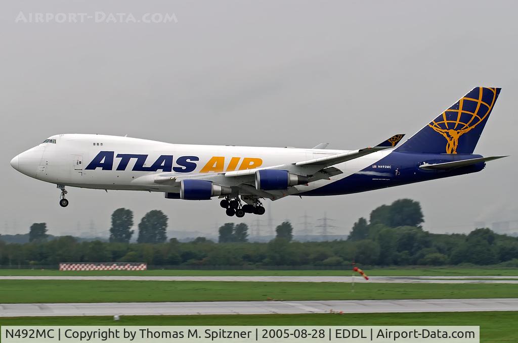 N492MC, 1998 Boeing 747-47UF C/N 29253, Atlas Air N492MC short finals Rwy23L in heavy rain