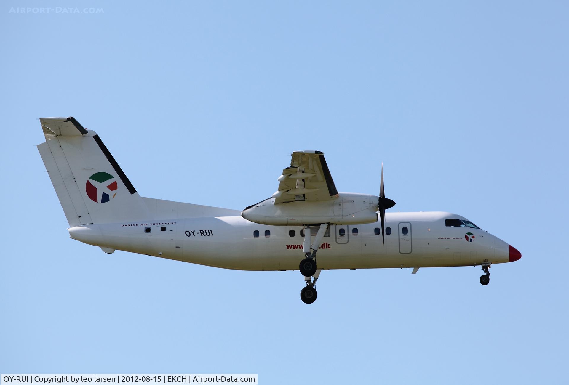 OY-RUI, 1992 De Havilland Canada DHC-8-106 Dash 8 C/N 335, L/D Copenhagen Kastrup 15.8.12