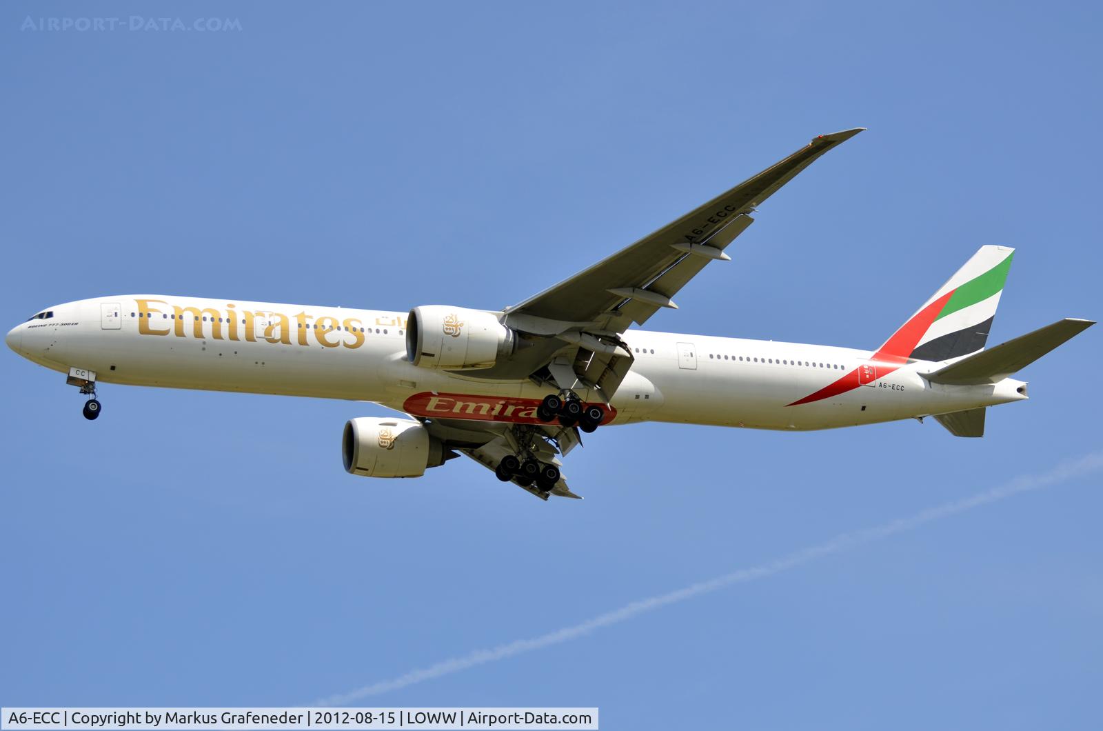 A6-ECC, 2007 Boeing 777-36N/ER C/N 33865, landing on rwy 34