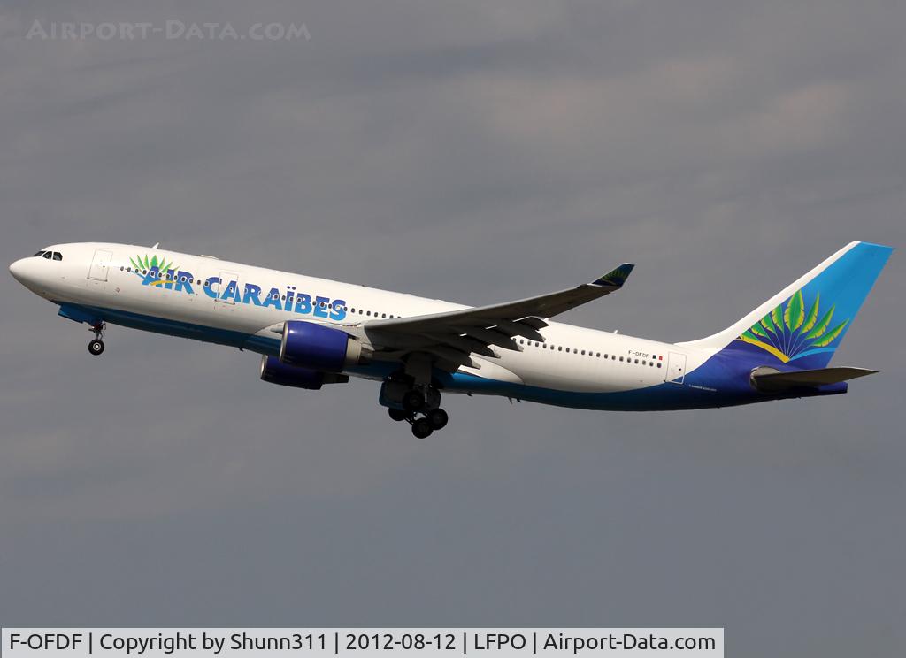F-OFDF, 1999 Airbus A330-223 C/N 253, Taking off from rwy 24