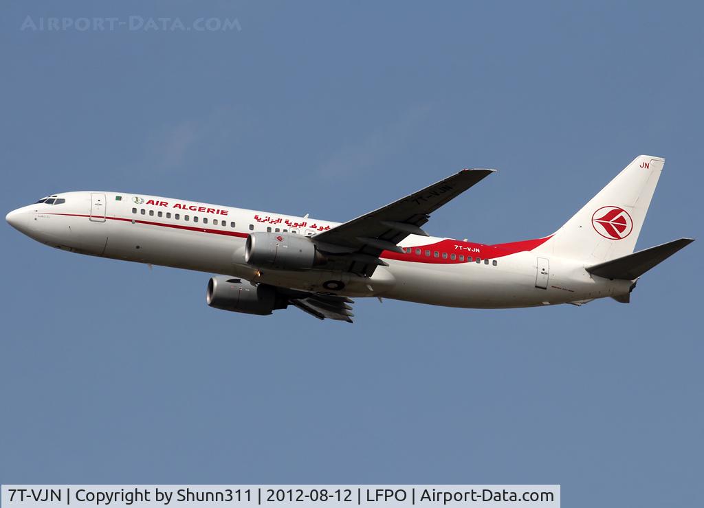 7T-VJN, 2001 Boeing 737-8D6 C/N 30206, Taking off from rwy 24