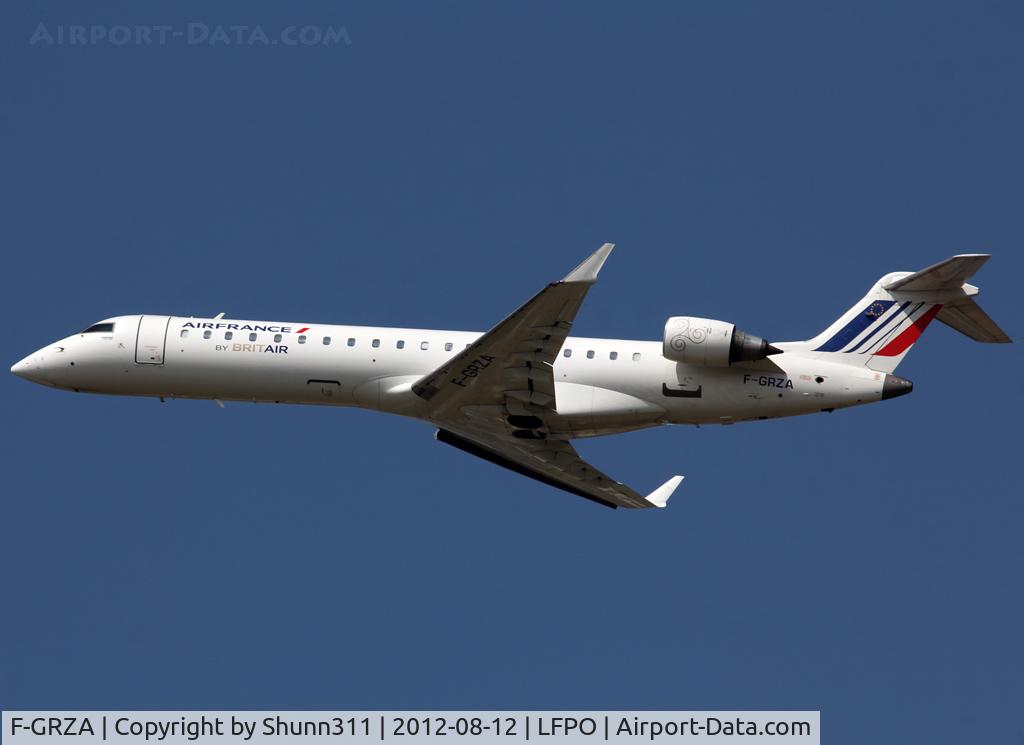 F-GRZA, 2000 Canadair CRJ-702 (CL-600-2C10) Regional Jet C/N 10006, Taking off from rwy 24
