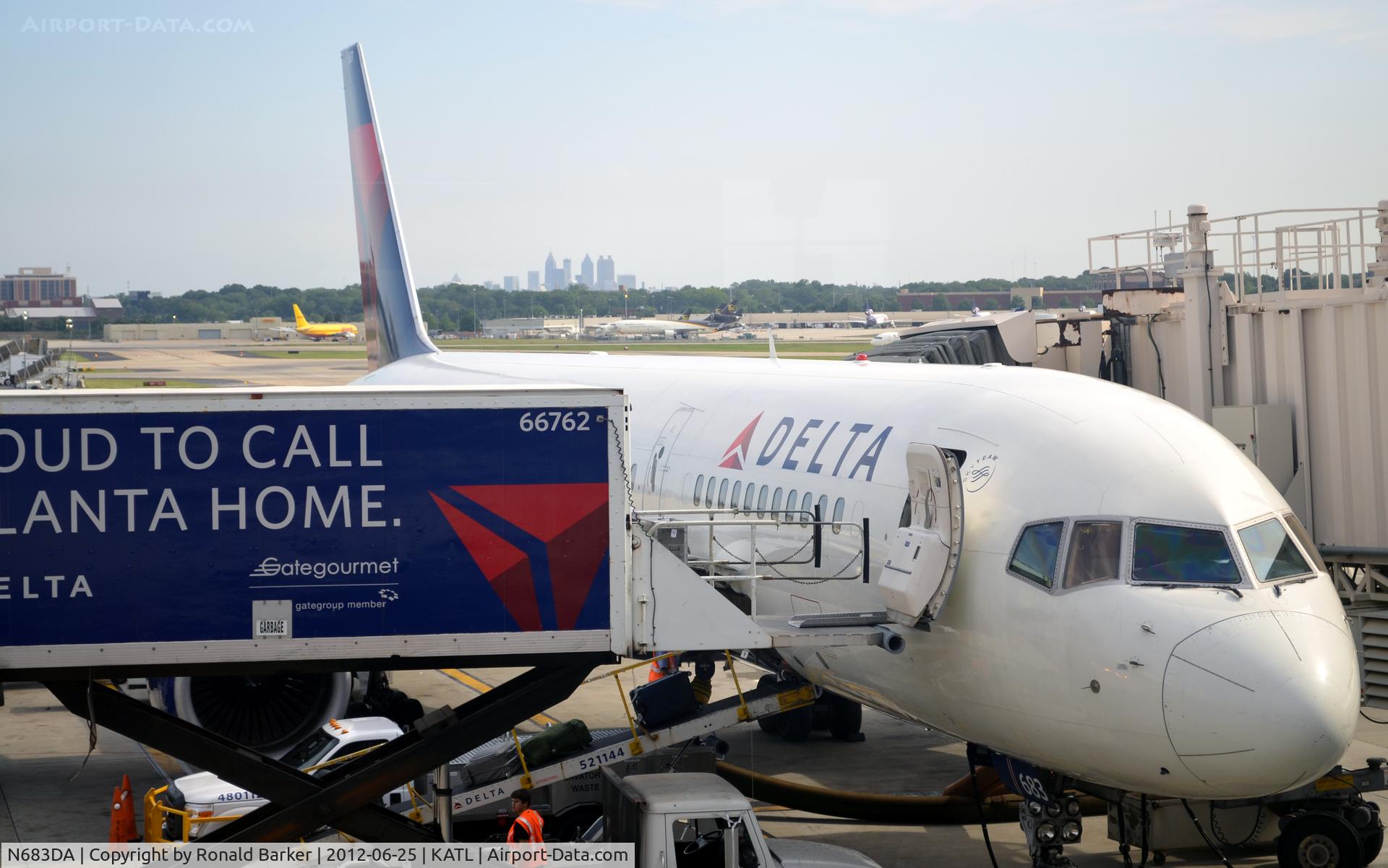 N683DA, 1993 Boeing 757-232 C/N 27103, Atlanta