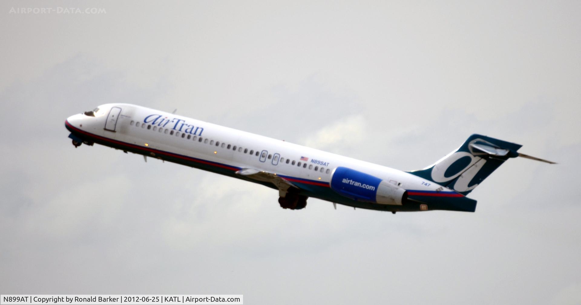 N899AT, 2005 Boeing 717-200 C/N 55049, Takeoff ATL