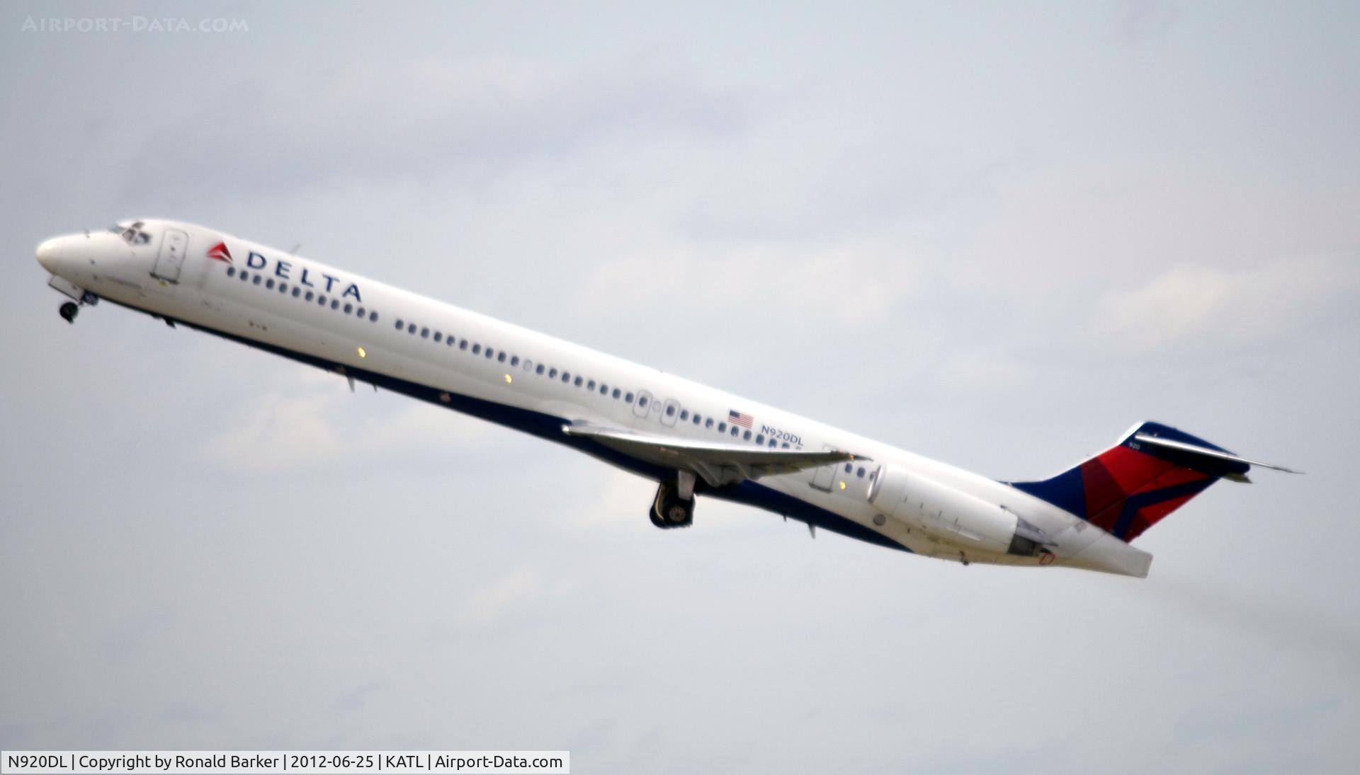 N920DL, 1988 McDonnell Douglas MD-88 C/N 49644, Takeoff ATL