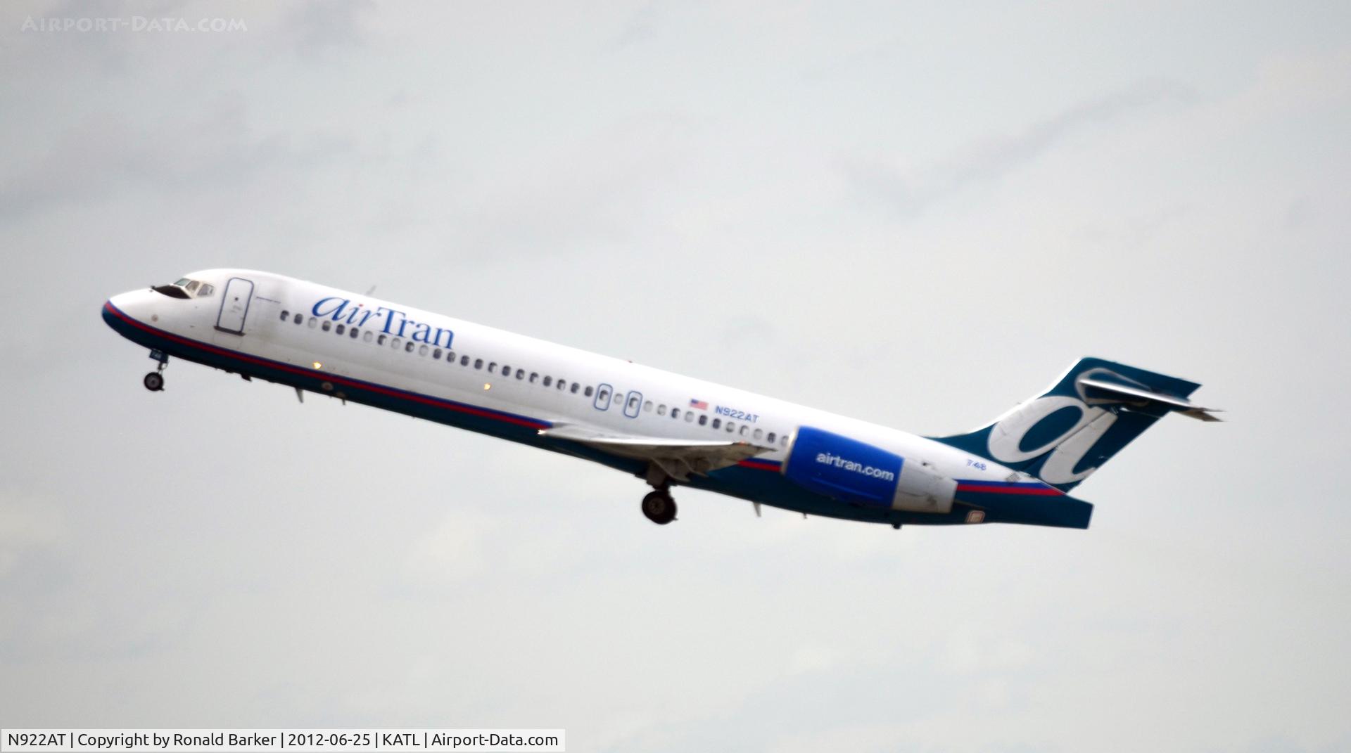 N922AT, 2005 Boeing 717-200 C/N 55050, Takeoff ATL