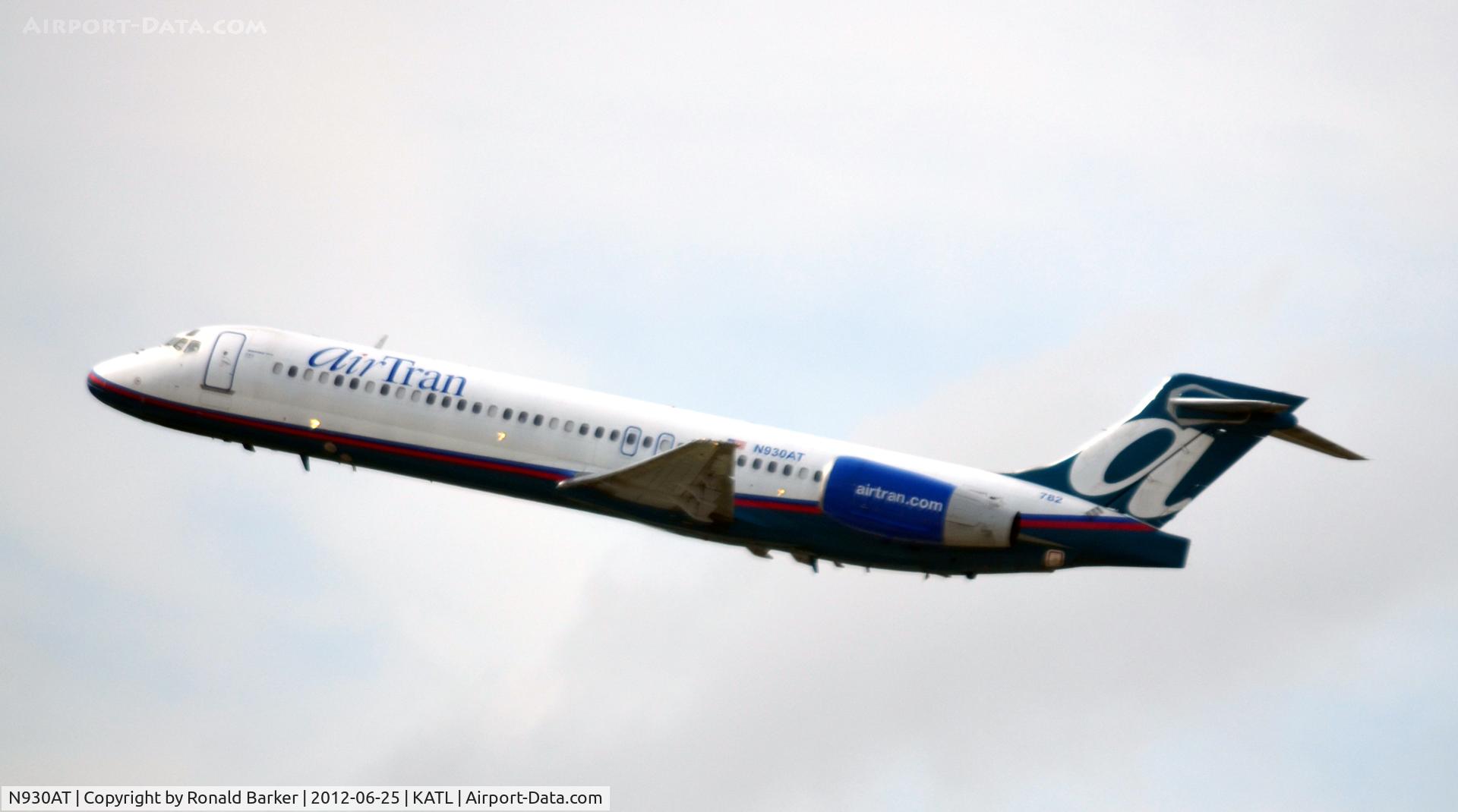 N930AT, 2000 Boeing 717-200 C/N 55072, Takeoff ATL