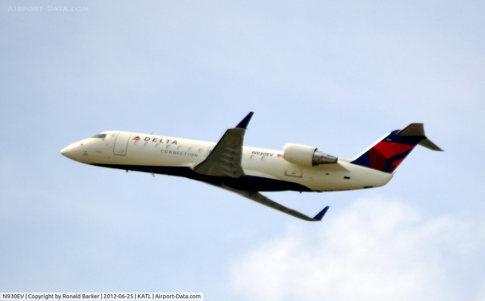 N930EV, 2005 Bombardier CRJ-200ER (CL-600-2B19) C/N 8014, Takeoff ATL