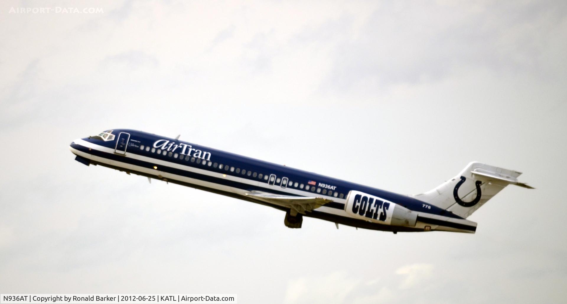 N936AT, 1999 Boeing 717-200 C/N 55058, Takeoff ATL