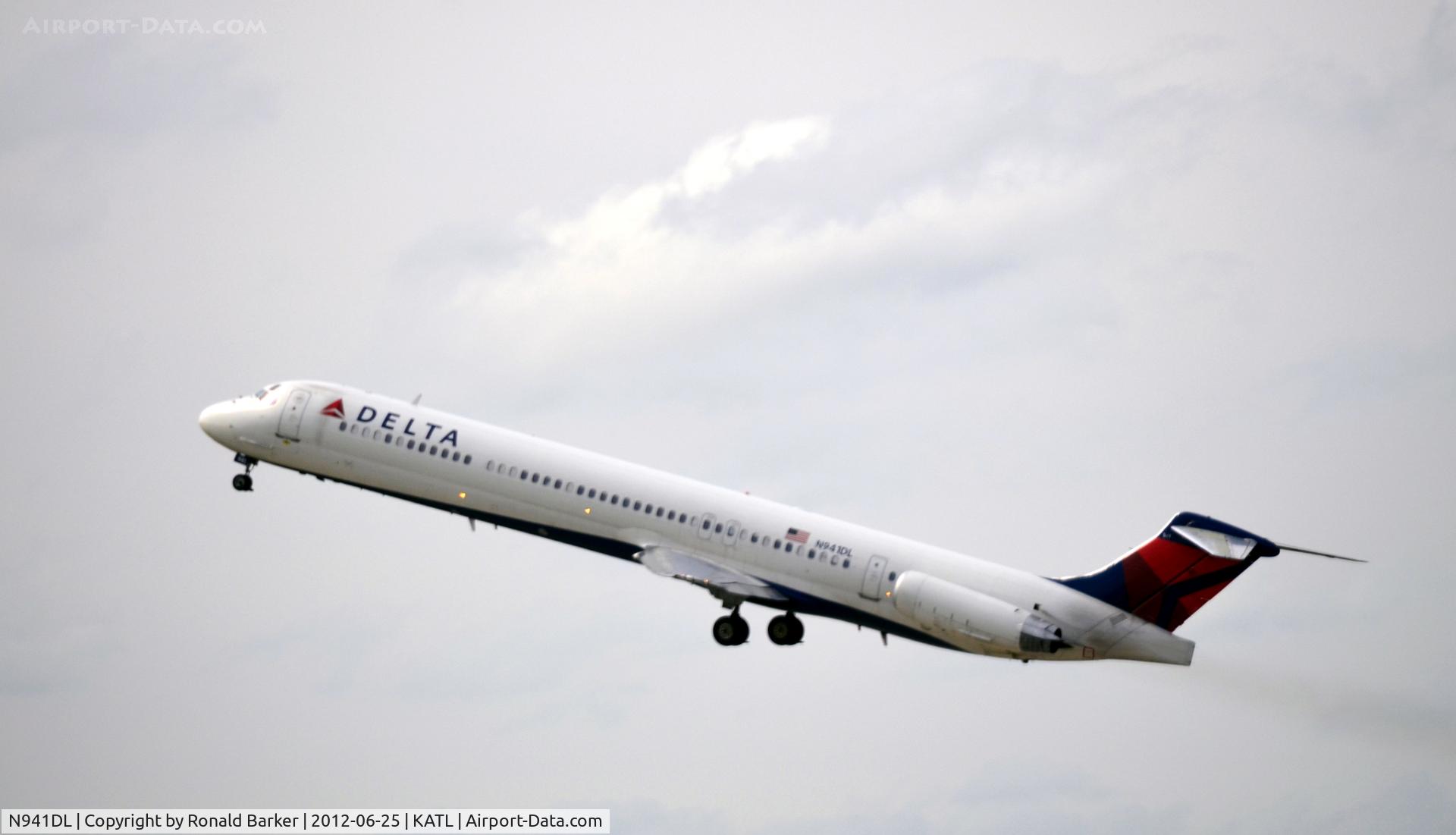 N941DL, 1989 McDonnell Douglas MD-88 C/N 49814, Takeoff ATL