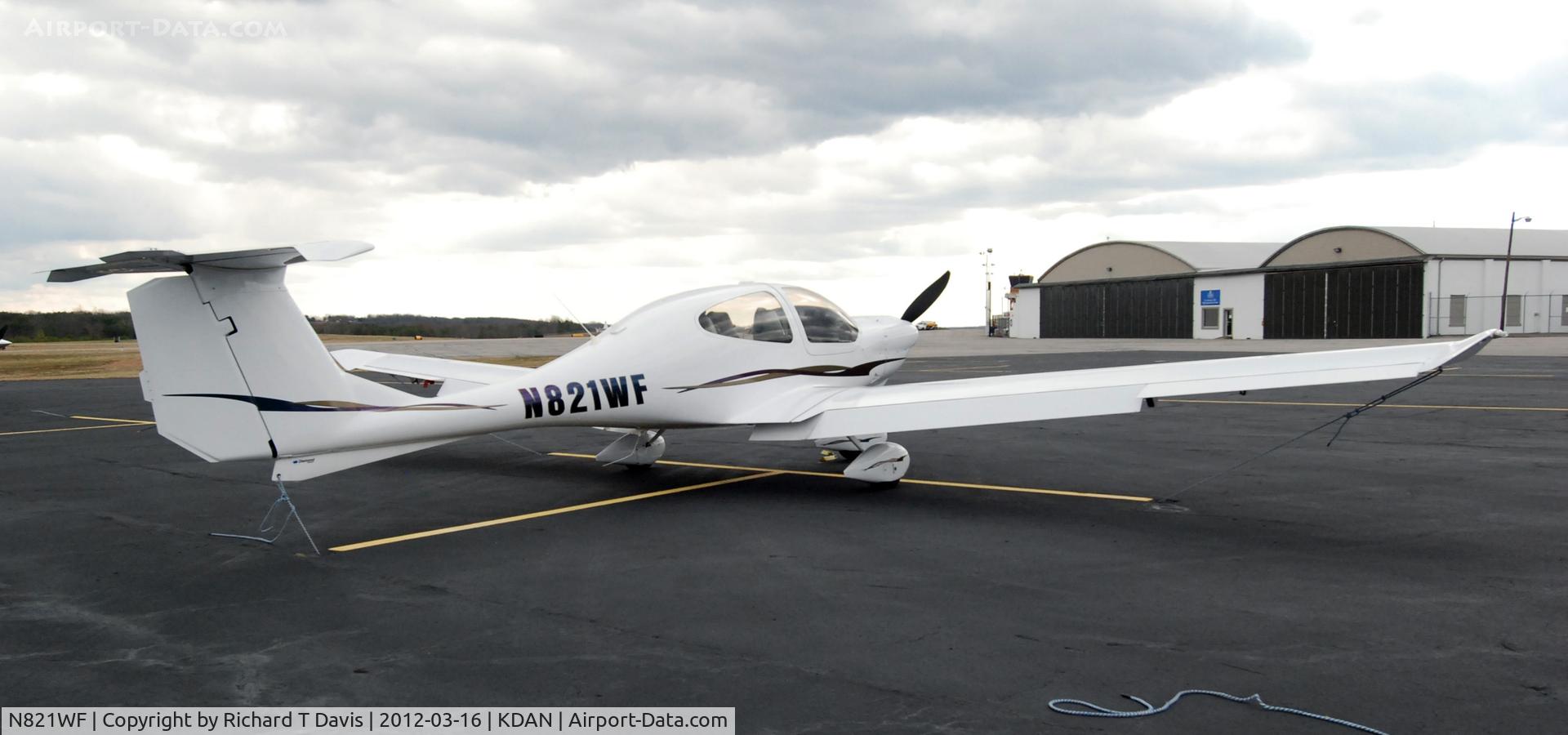 N821WF, 2006 Diamond DA-40 Diamond Star C/N 40.715, 2006 Diamond DA40 in Danville Va.