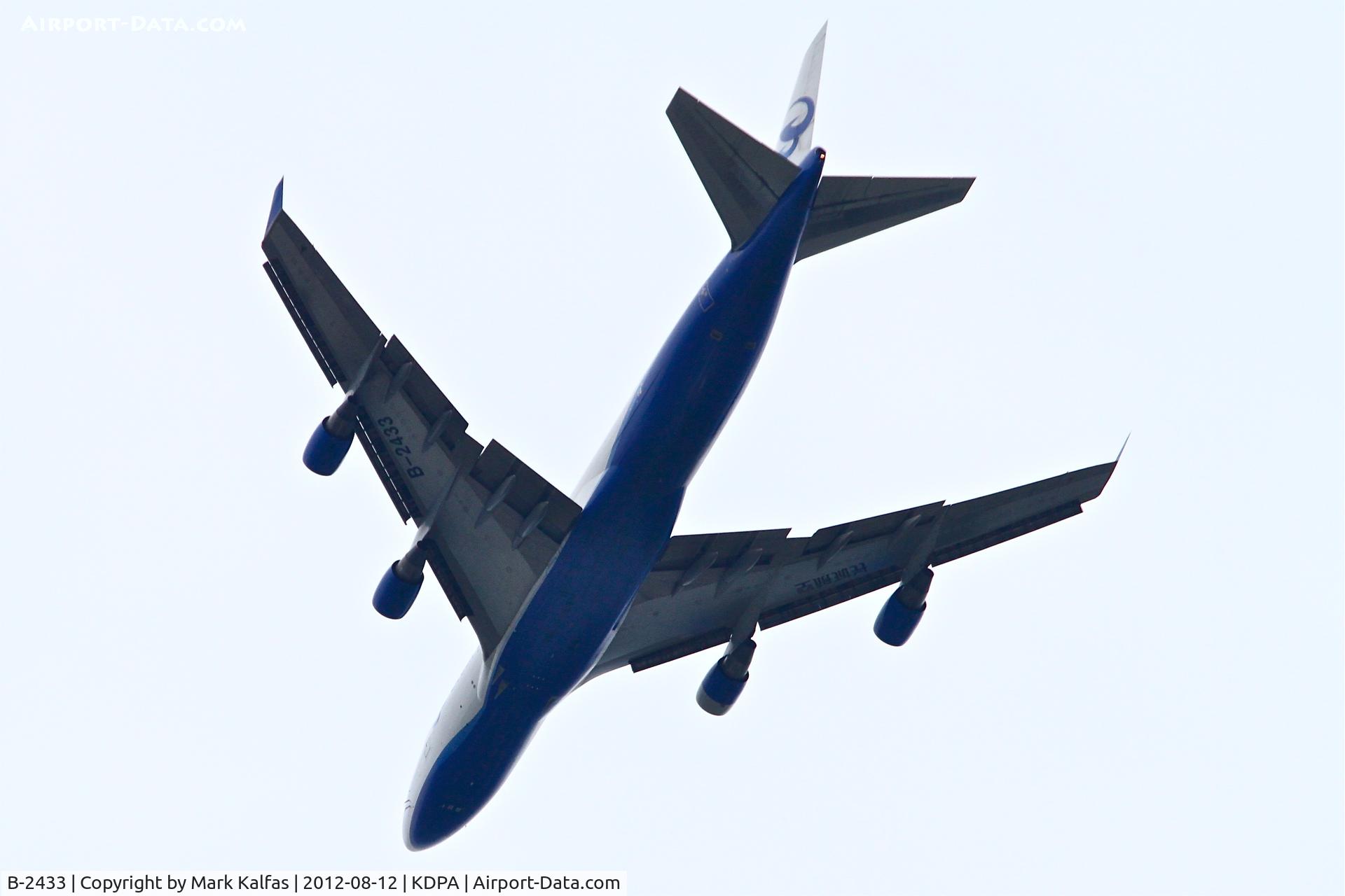 B-2433, 2000 Boeing 747-412F/SCD C/N 28027, Great Wall Airlines Boeing 747-412F, CCK229 arriving from DFW at 4,300' over top of DuPage Airport/KDPA on approach for a RWY 10 at O'Hare/KORD.