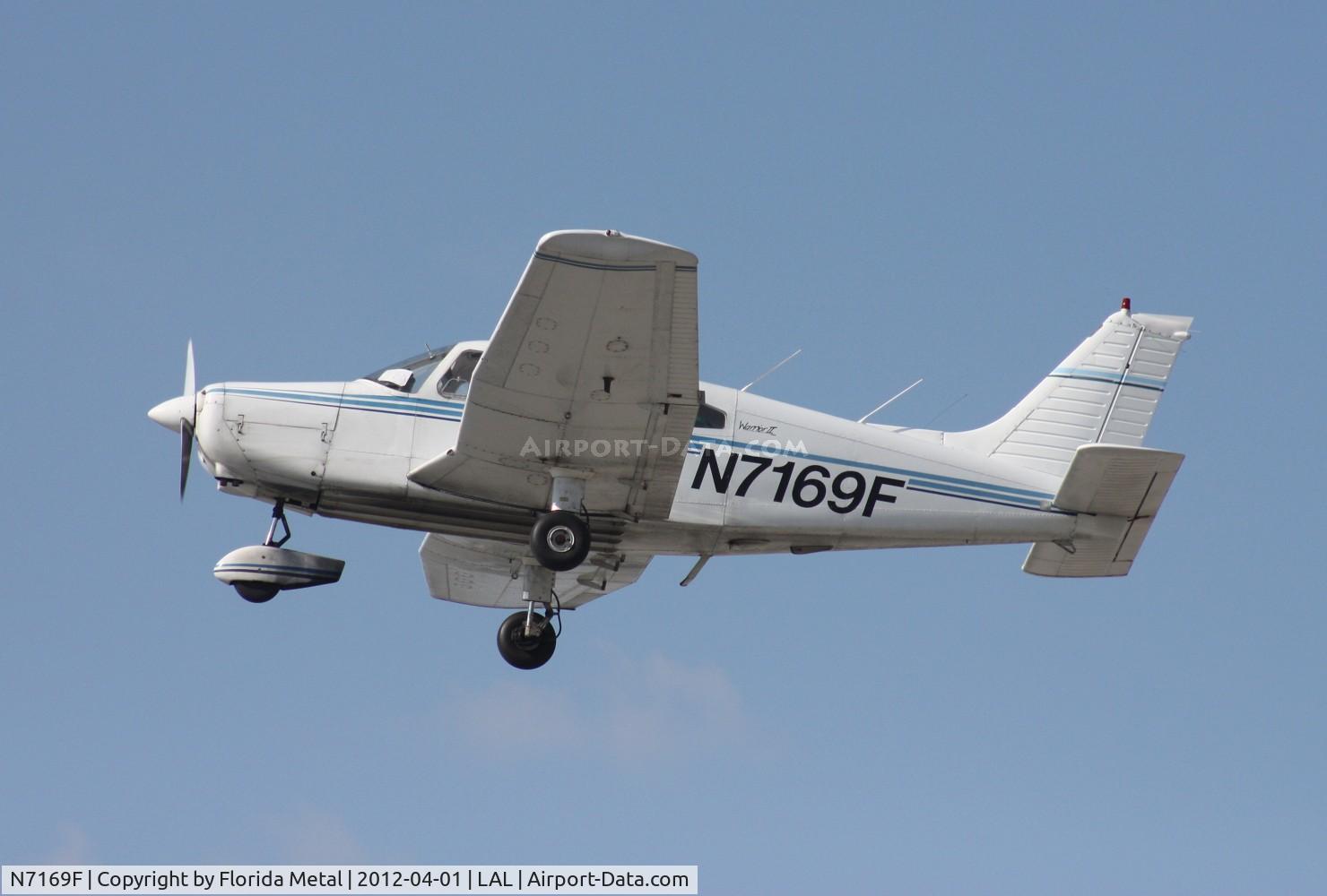 N7169F, 1976 Piper PA-28-151 Cherokee Warrior C/N 28-7715200, PA-28-151