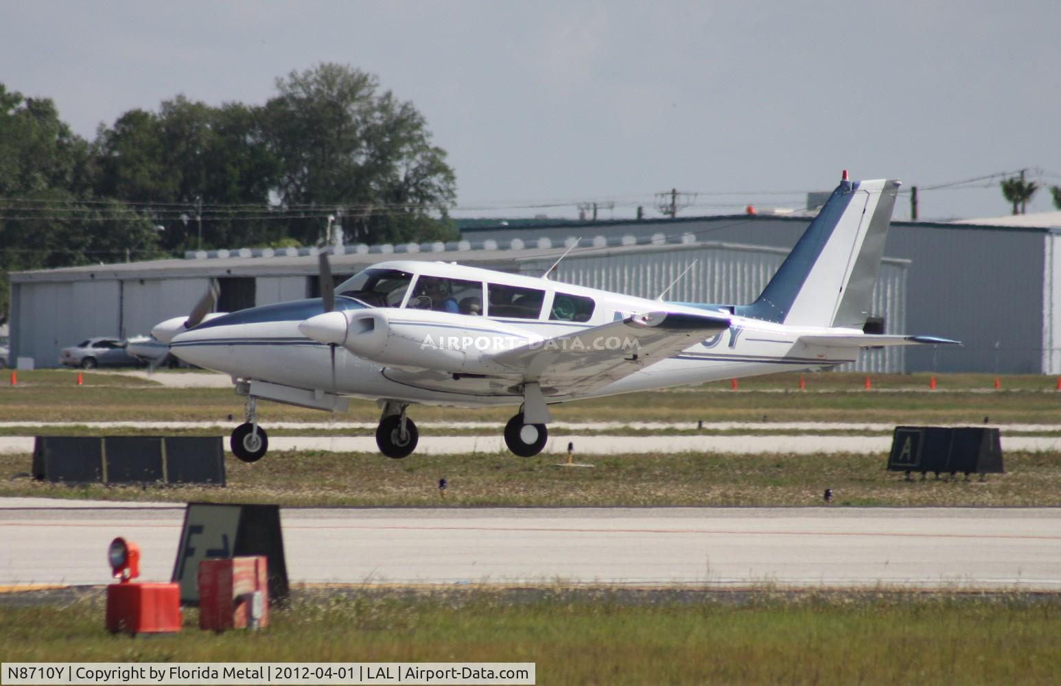 N8710Y, 1969 Piper PA-30-160 Twin Comanche Twin Comanche C/N 30-1859, Piper PA-30