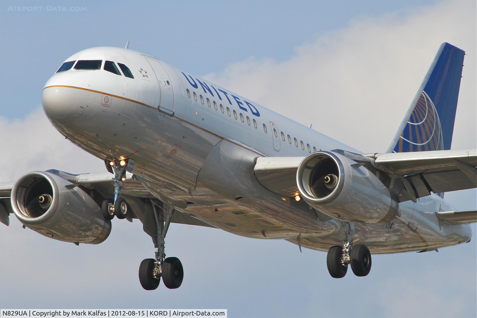 N829UA, 2000 Airbus A319-131 C/N 1211, United Airbus A319-131, UAL6868 arriving from Tampa/KTPA, RWY 28 approach KORD.