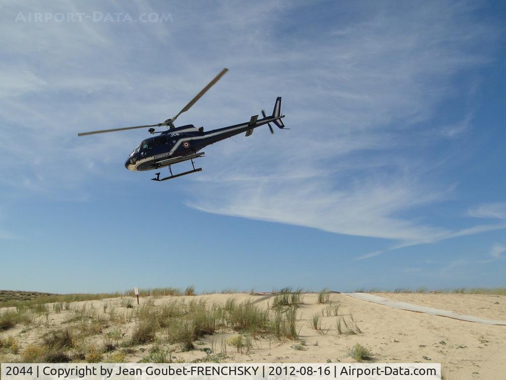 2044, Aérospatiale AS-350BA Ecureuil C/N 2044, DZ GRAND CROHOT/CAP FERRET/FRANCE