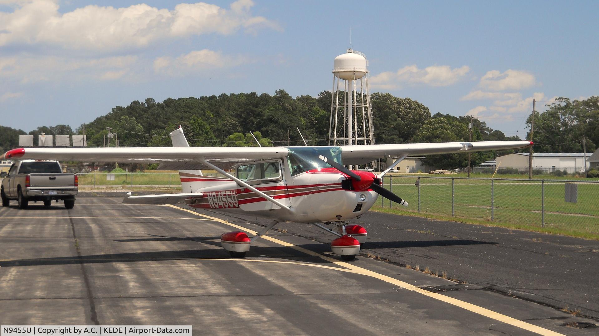N9455U, 1976 Cessna 150M C/N 15078403, Very nice looking 150!