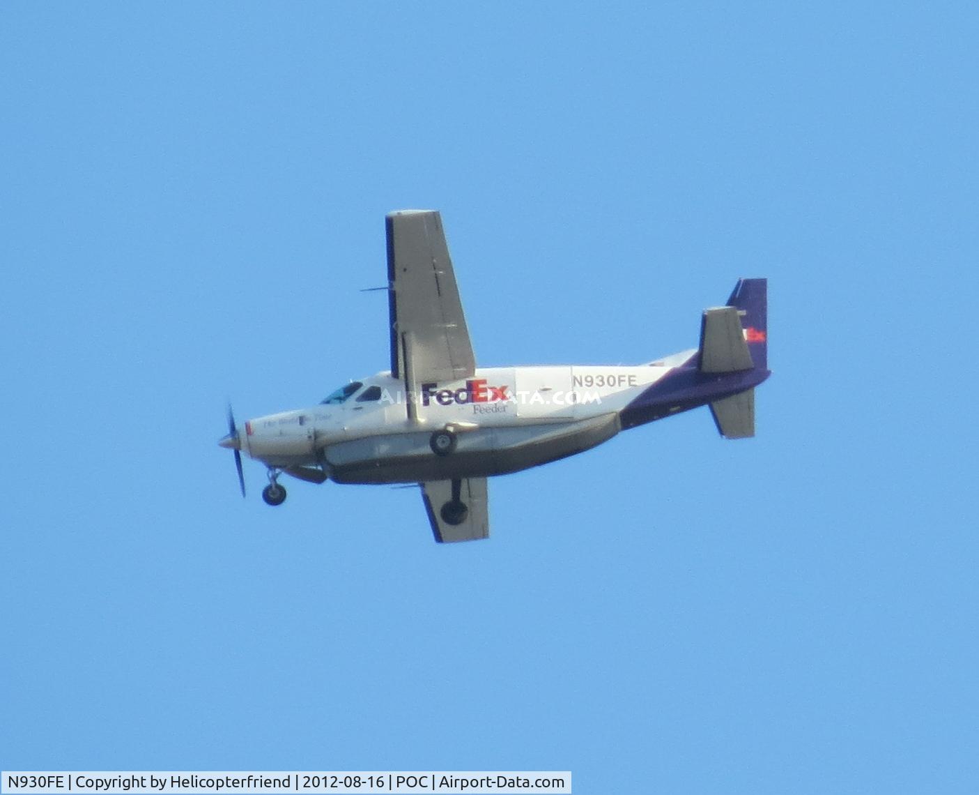 N930FE, 1987 Cessna 208B Super Cargomaster C/N 208B-0030, Flying eastbound to ONT (Ontario, California), Fed Ex hub, through Brackett Air Space, south of the field near Interstate 10