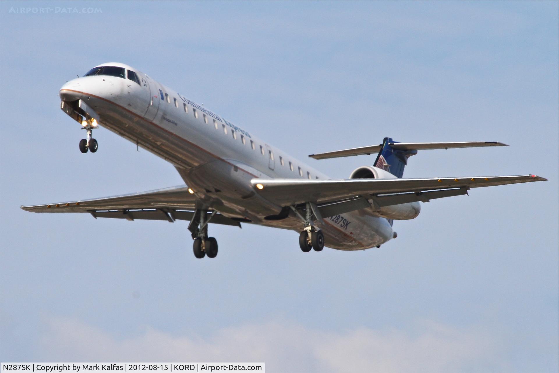 N287SK, 2001 Embraer ERJ-145LR (EMB-145LR) C/N 145460, Chautauqua Airlines/United Express Embraer EMB-145LR, CHQ4991 arriving from KIND, RWY 28 approach KORD,