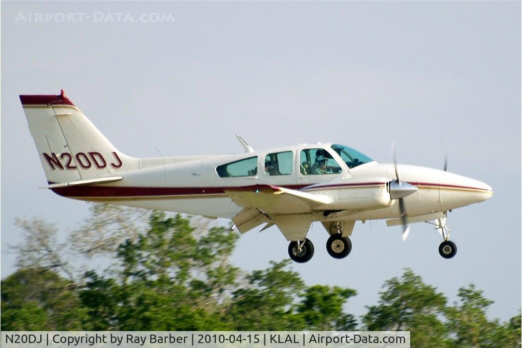 N20DJ, 1966 Beech C55 Baron (95-C55) C/N TE-191, About to land.
