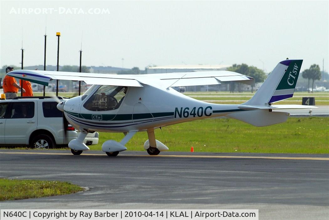 N640C, 2005 Flight Design CTSW C/N 05-10-13, Awaiting departure.