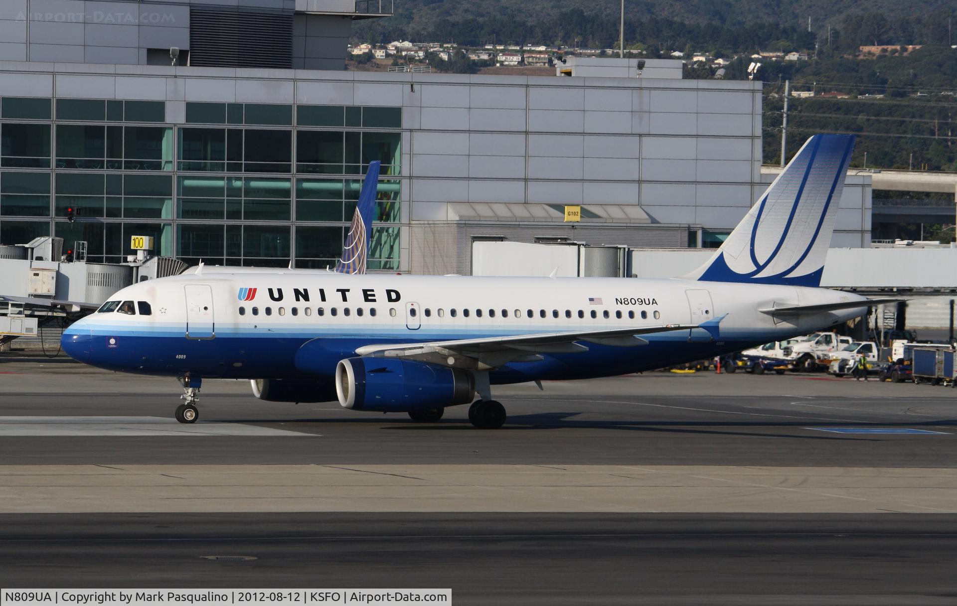 N809UA, 1998 Airbus A319-131 C/N 825, Airbus A319