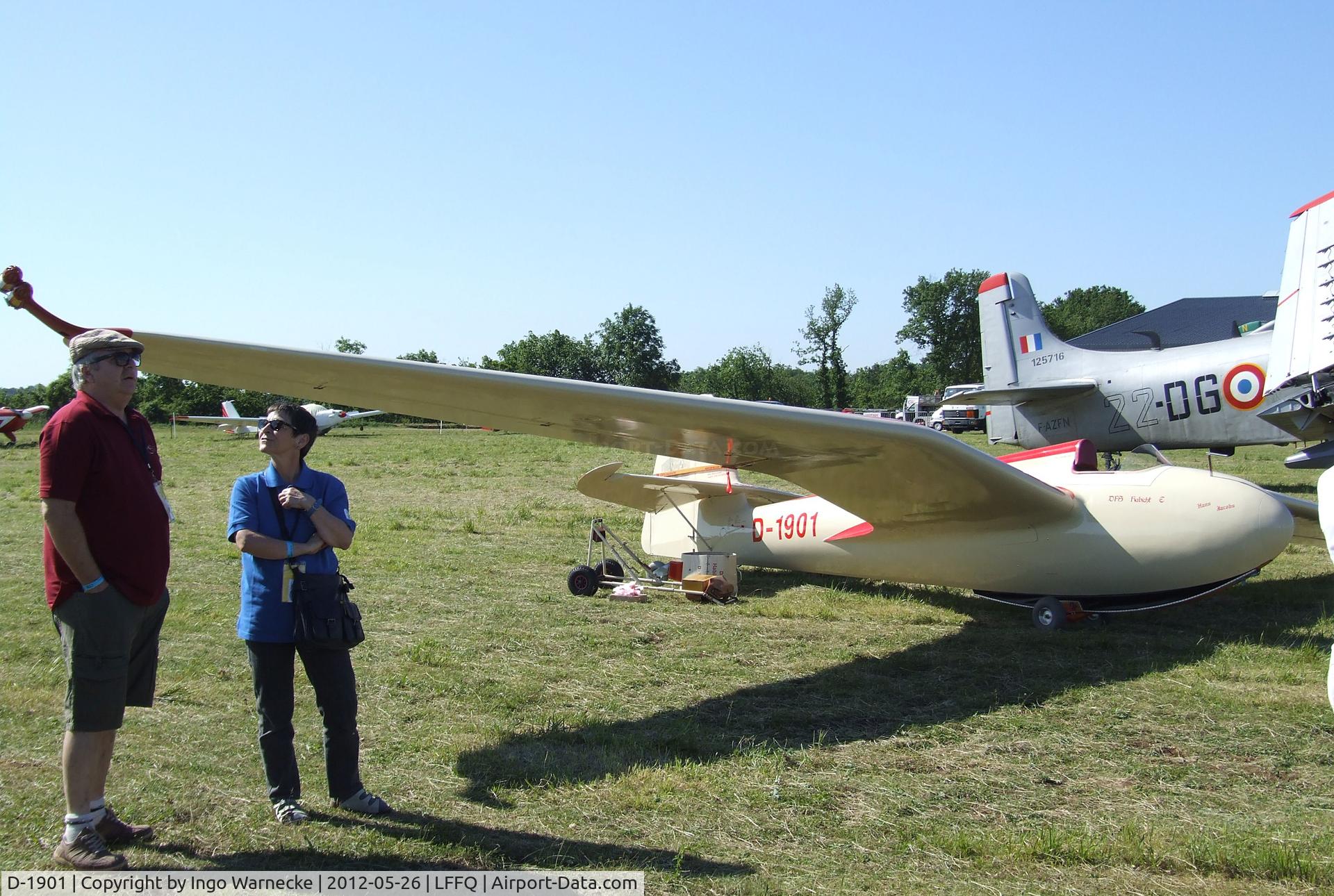 D-1901, 1963 DFS 108-53 Habicht E Replica C/N 1, Jacobs DFS 108-53 Habicht E Replica at the Meeting Aerien 2012, La-Ferte-Alais