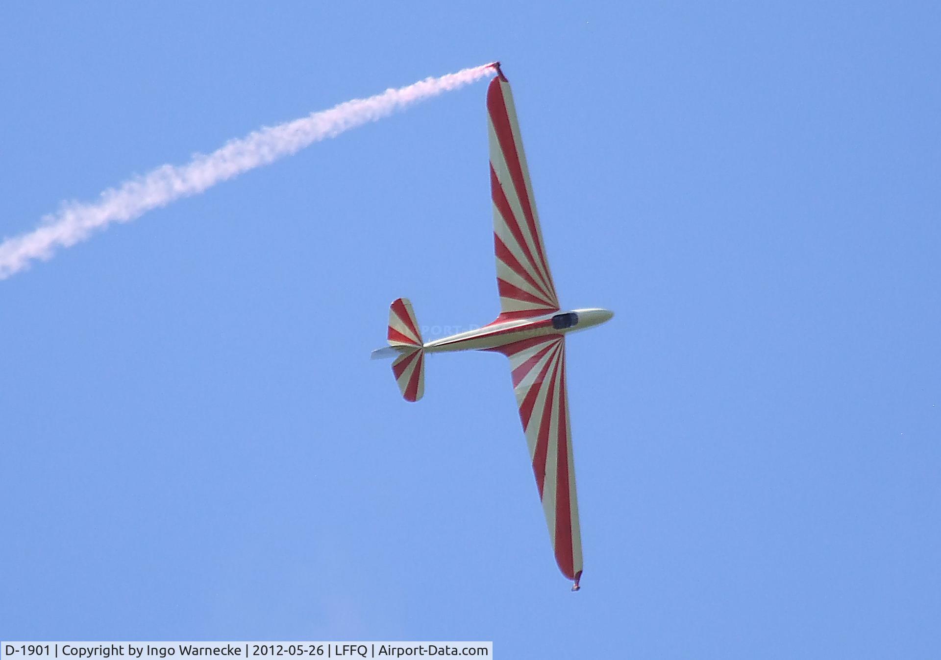 D-1901, 1963 DFS 108-53 Habicht E Replica C/N 1, Jacobs DFS 108-53 Habicht E Replica at the Meeting Aerien 2012, La-Ferte-Alais
