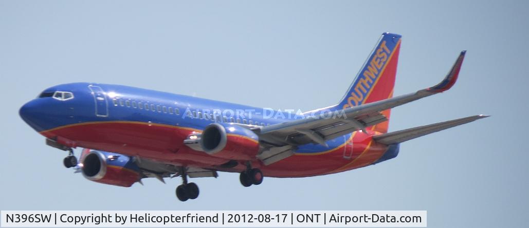 N396SW, 1994 Boeing 737-3H4 C/N 27690, On final for 26R